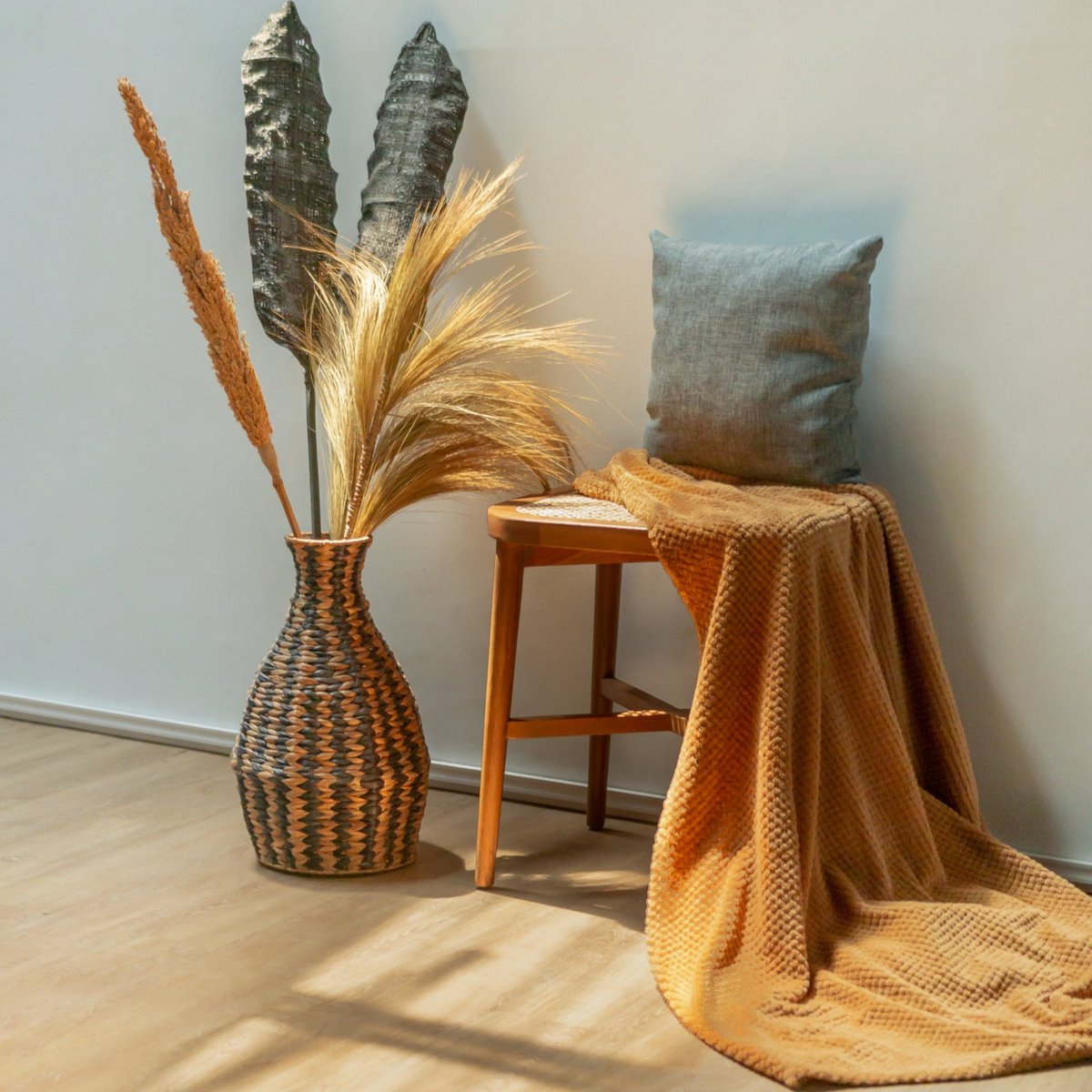 Dayana Schwarz – Geflochtene Boho Vase aus Wasserhyazinthe