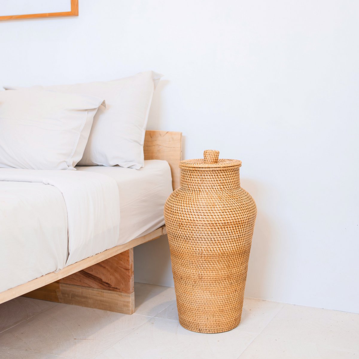 Rattanvase „Kidung“ – Große Boho-Bodenvase aus Naturfasern