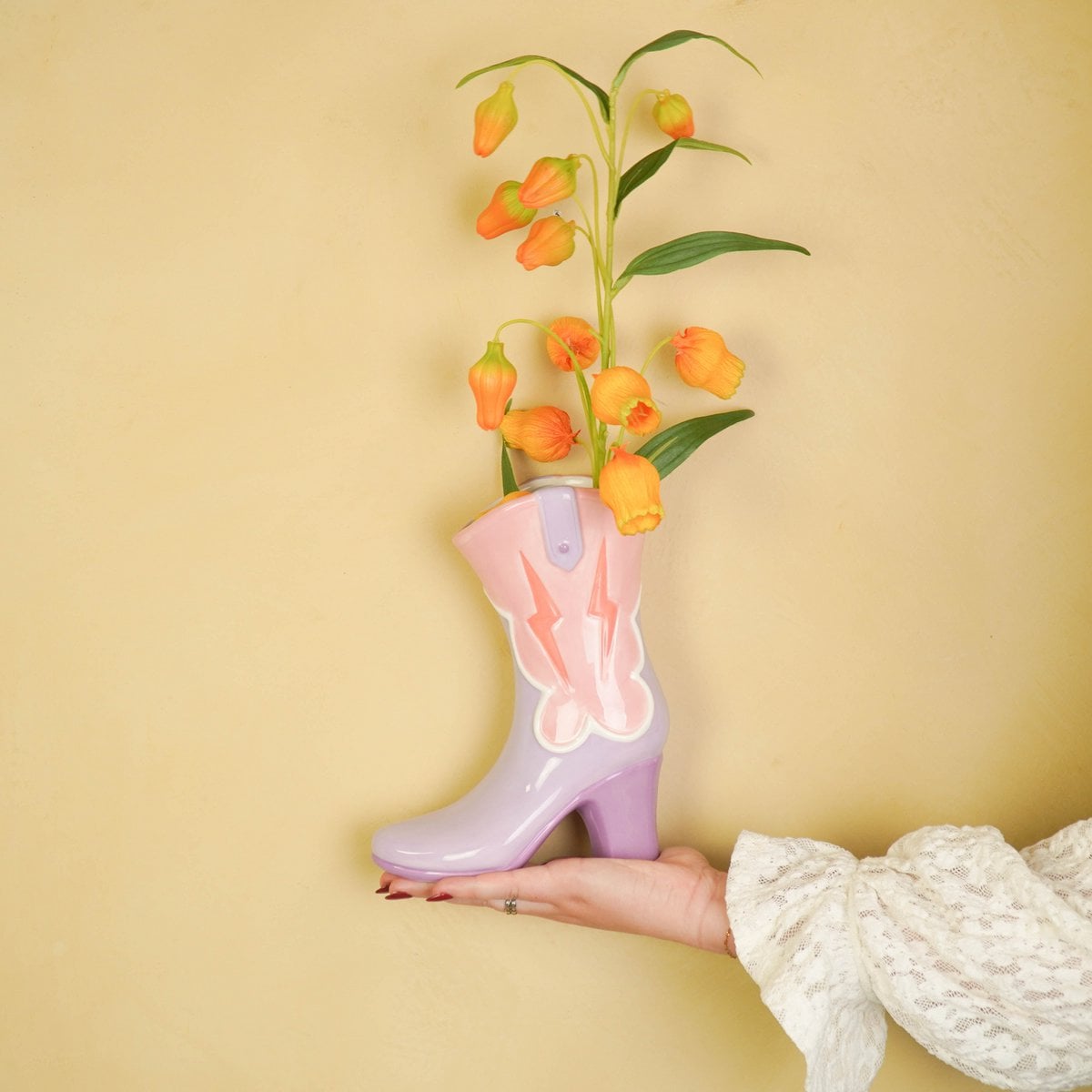 Startvase Pink / Lilac – Keramikvase in Stiefelform